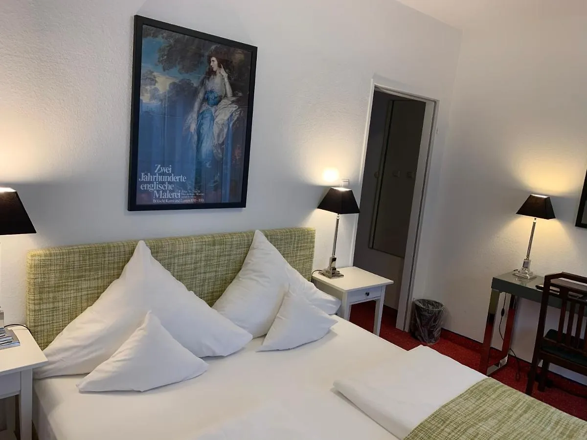 Hotel Nymphenburg City - Muenchen  Мюнхен
